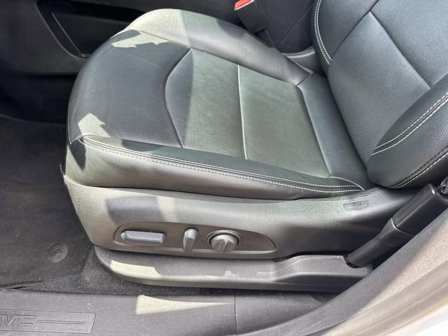 Used 2023 GMC Terrain SLT w/ Infotainment Package II image 21