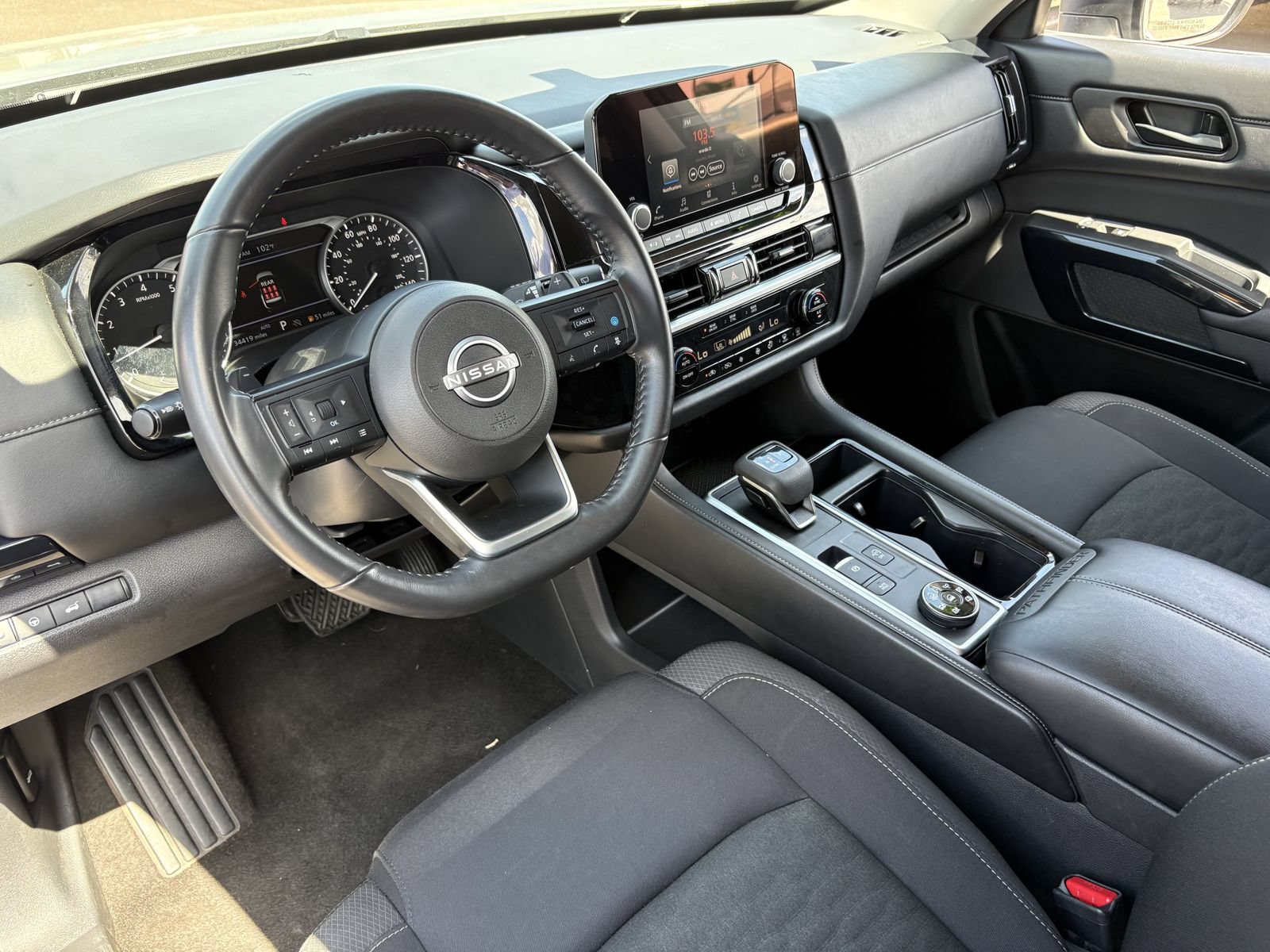 Used 2025 Nissan Pathfinder SV AWD/4WD image 23