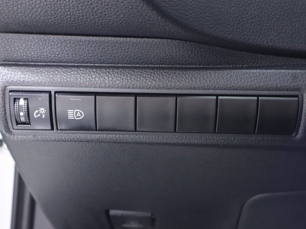 Used 2022 Toyota Corolla LE FWD image 10
