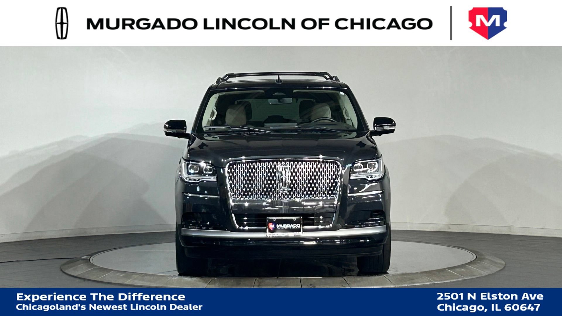 Used 2023 Lincoln Navigator Reserve AWD/4WD image 3