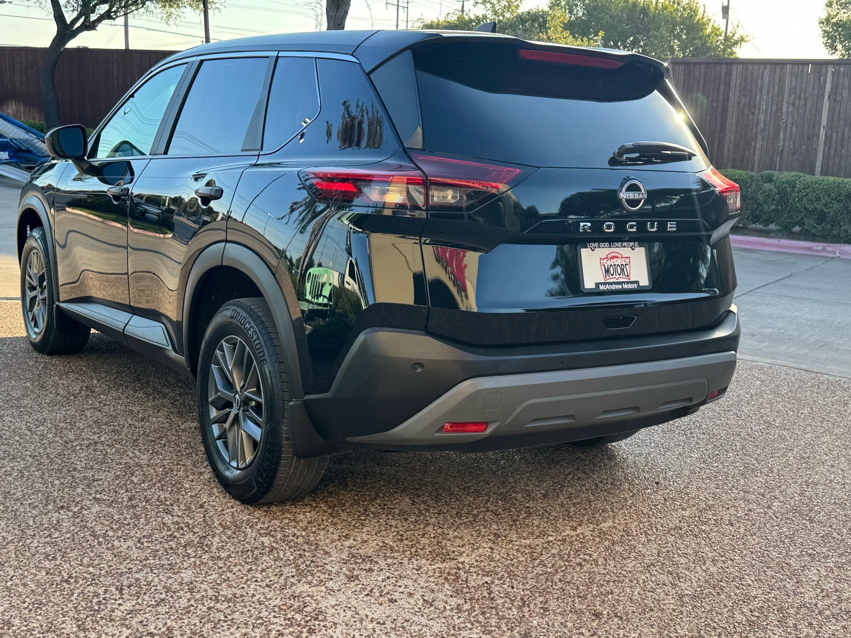 Used 2023 Nissan Rogue S FWD image 10