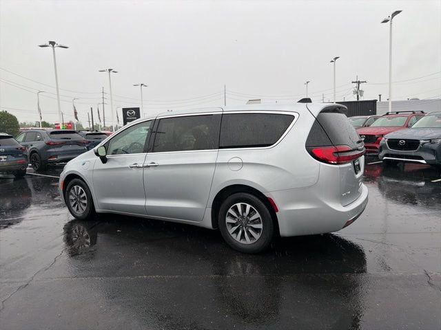 Used 2023 Chrysler Pacifica Touring-L FWD image 14