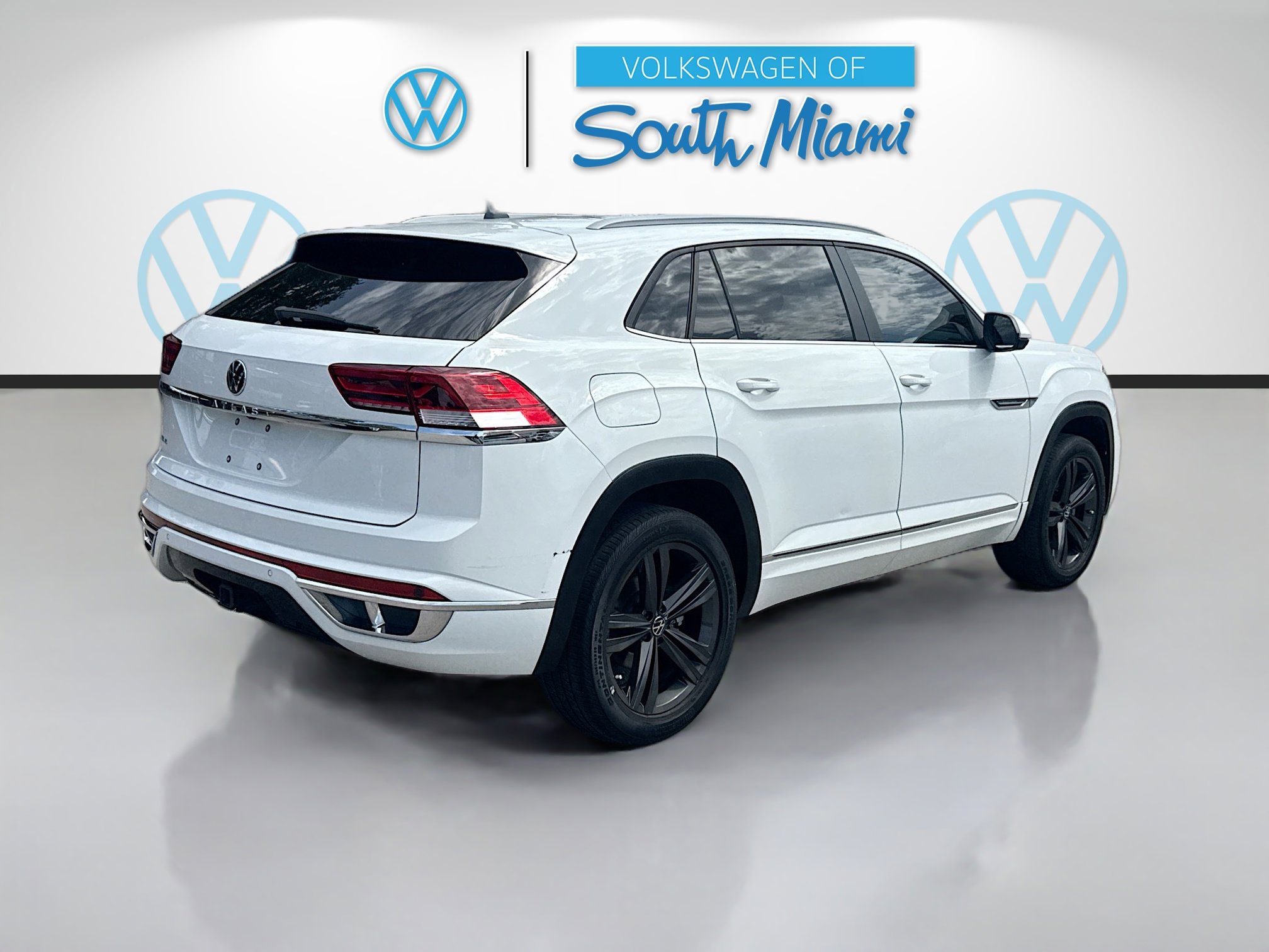 Used 2021 Volkswagen Atlas Cross Sport SE w/ Panoramic Sunroof Package FWD image 7