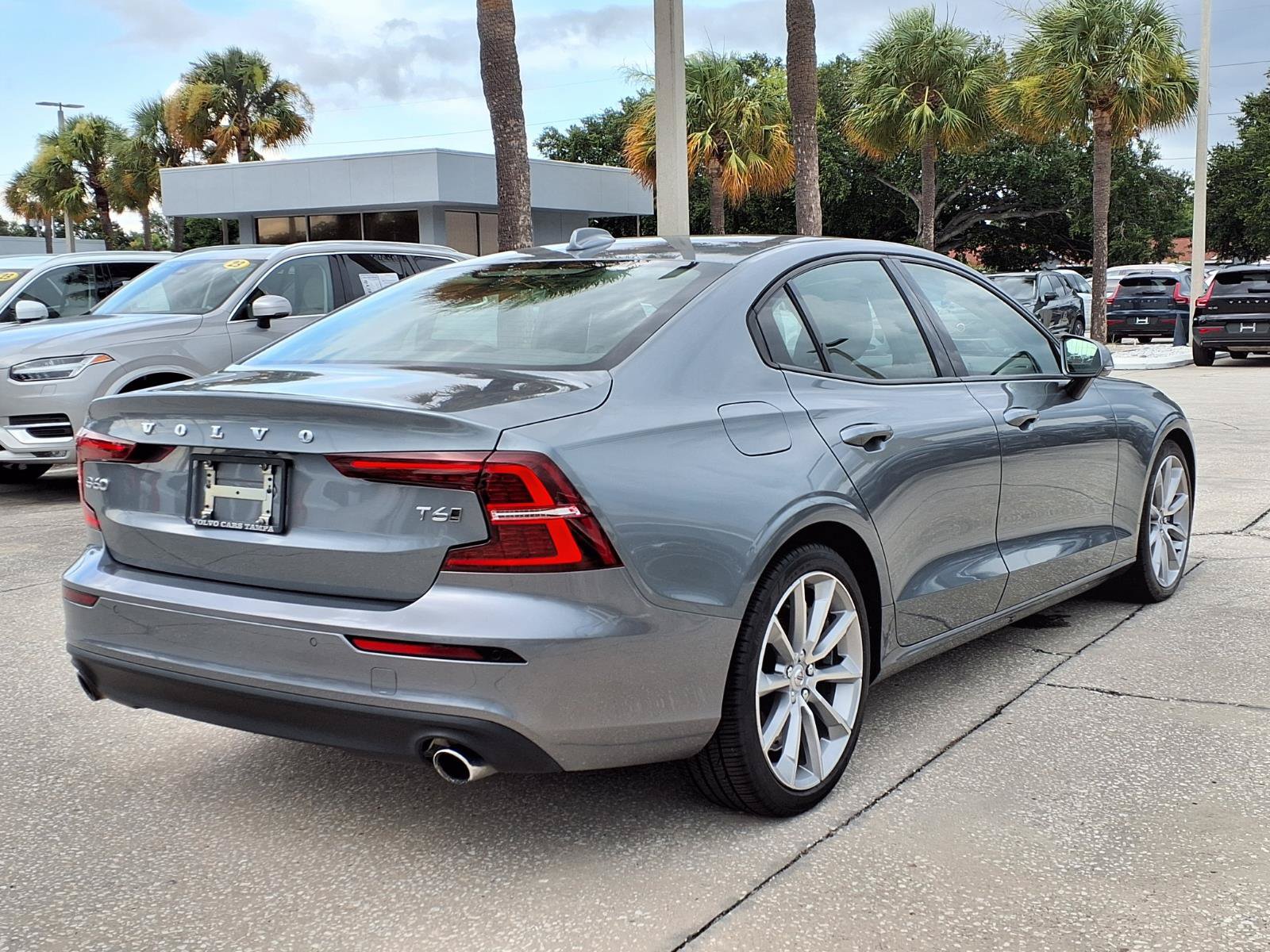 Used 2019 Volvo S60 T6 Momentum w/ Premium Package AWD/4WD image 7