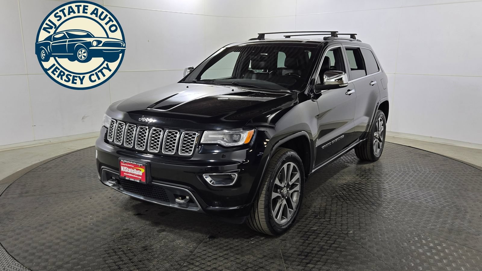 Used 2017 Jeep Grand Cherokee Overland AWD/4WD image 3