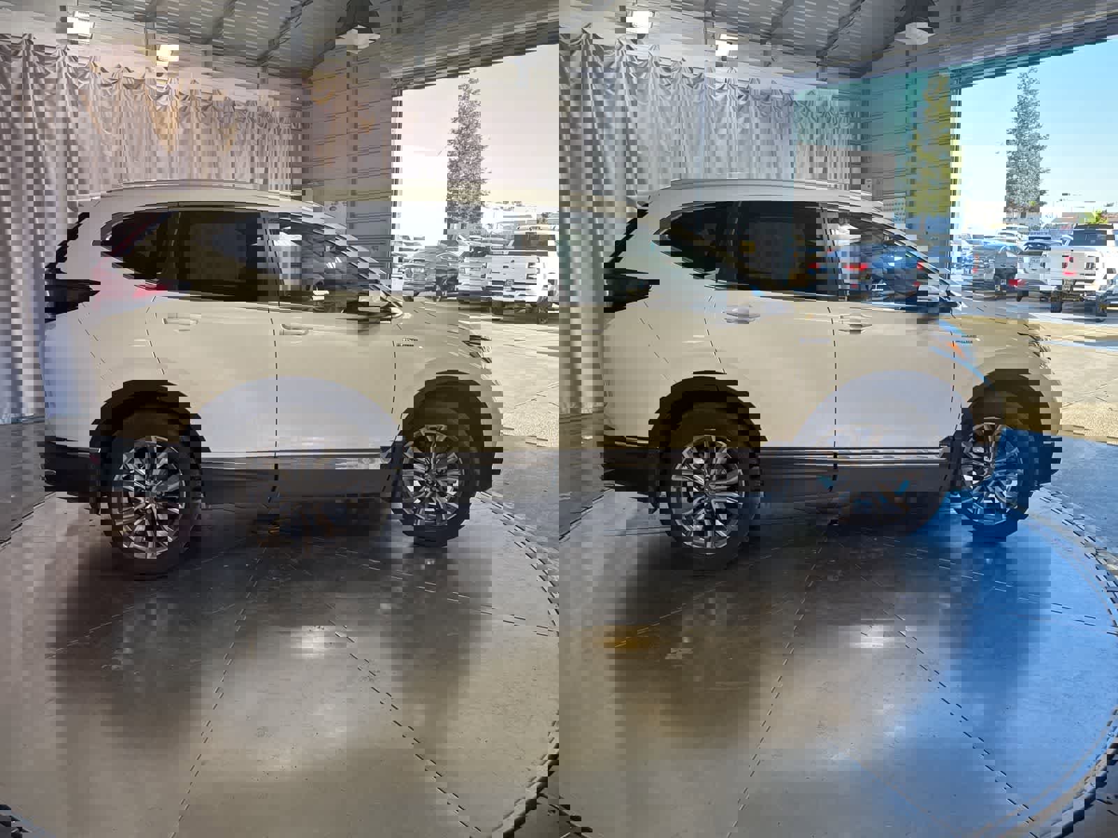 Used 2021 Honda CR-V Touring image 4