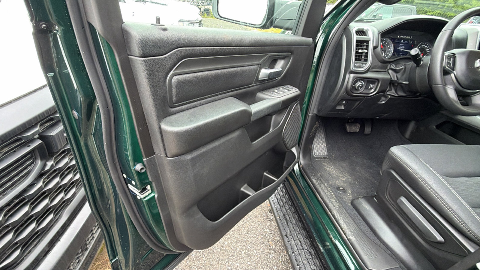 Certified 2026 RAM 1500 Express AWD/4WD image 14