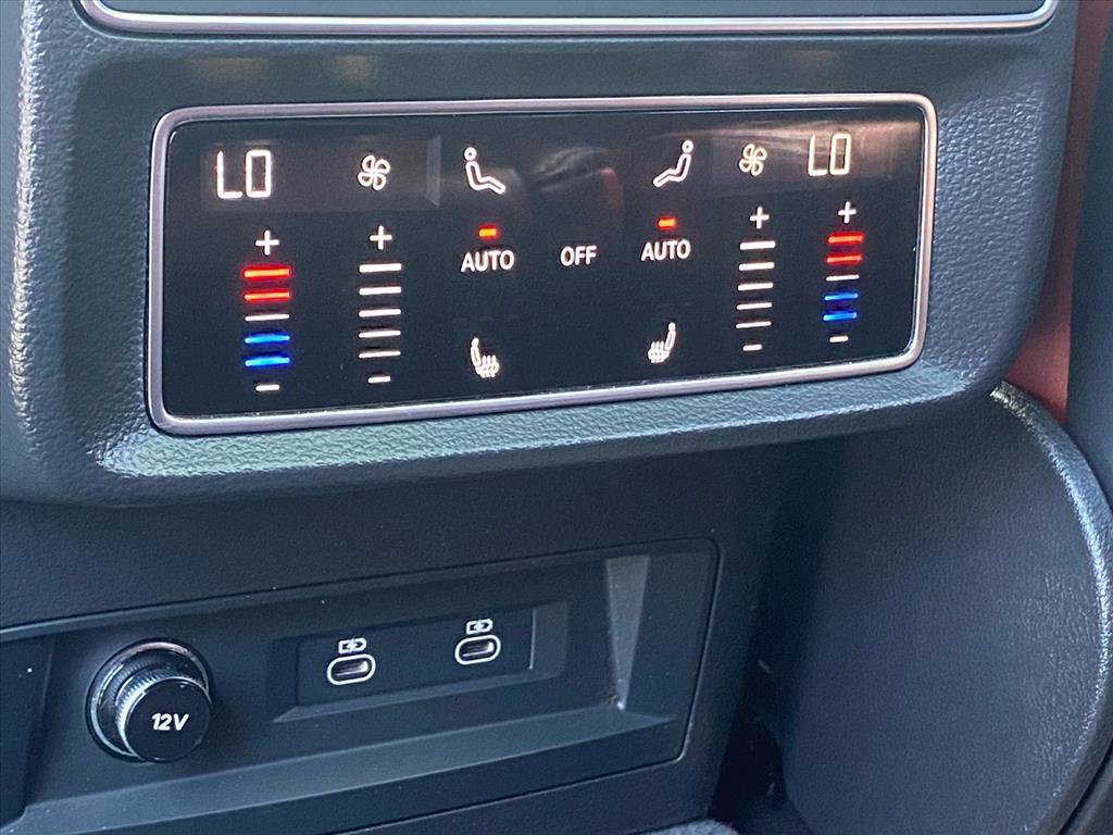 Used 2022 Audi SQ7 Prestige w/ Prestige Package AWD/4WD image 22