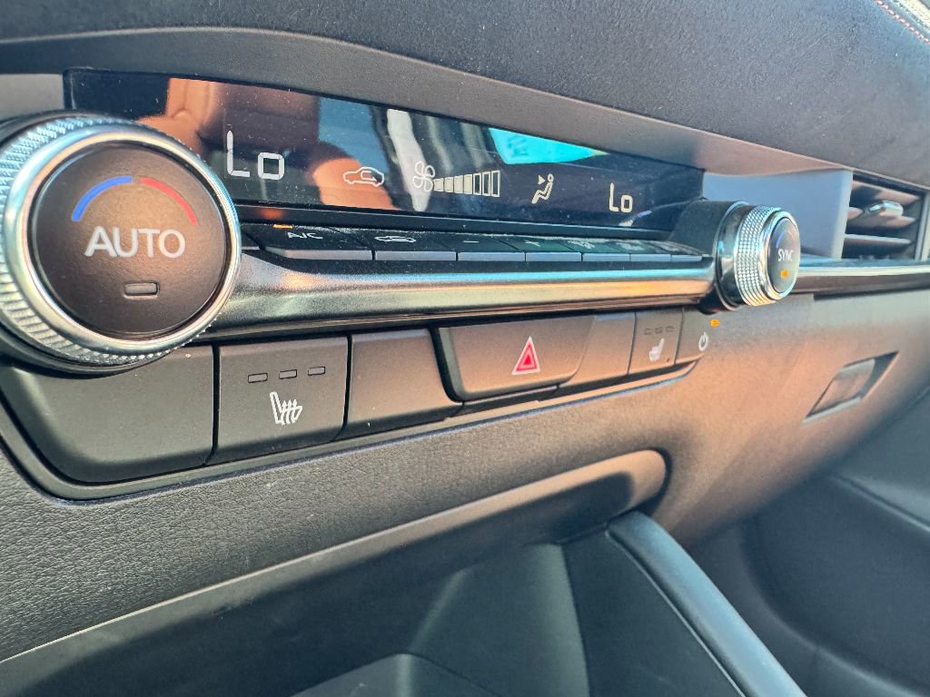 Certified 2025 MAZDA MAZDA3 Carbon image 20