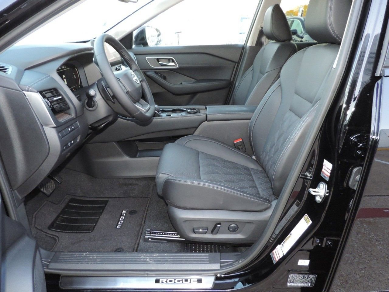 New 2026 Nissan Rogue Platinum w/ Platinum Premium Package image 12