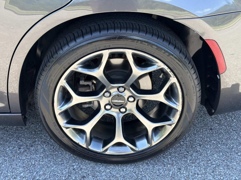 Used 2017 Chrysler 300 S RWD image 11