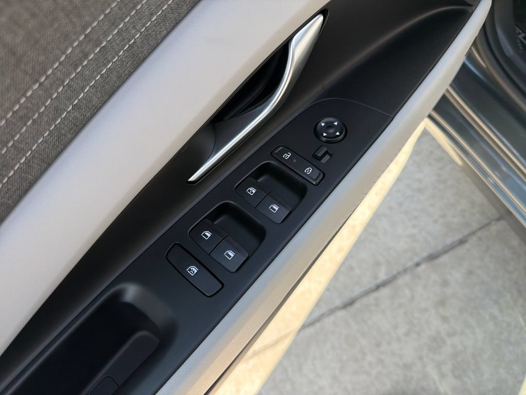 New 2026 Hyundai Elantra Limited FWD image 16