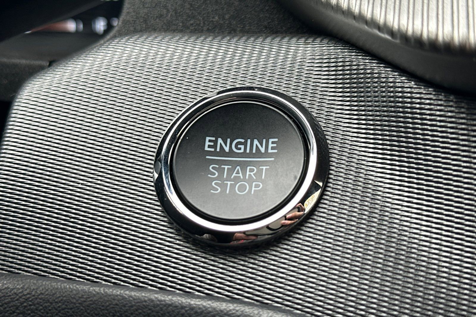 Used 2025 Ford Explorer ST-Line w/ ST-Line Street Pack image 36