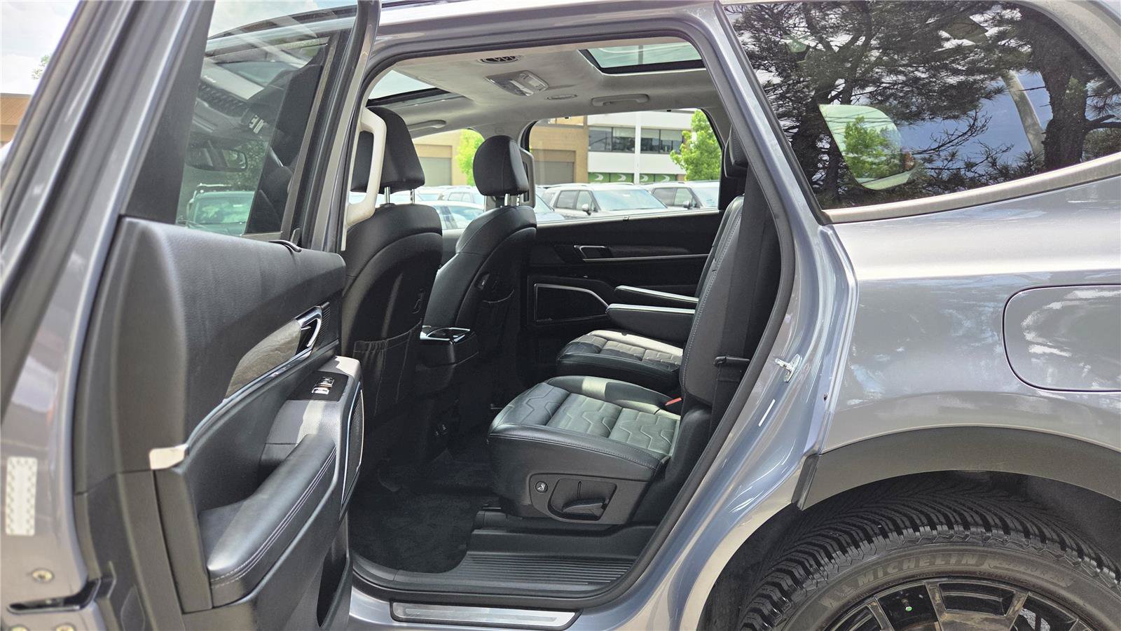 Used 2021 Kia Telluride SX w/ SX Prestige Package AWD/4WD image 32