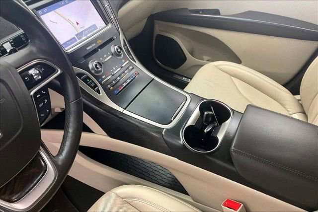 Used 2019 Lincoln Nautilus Reserve AWD/4WD image 17