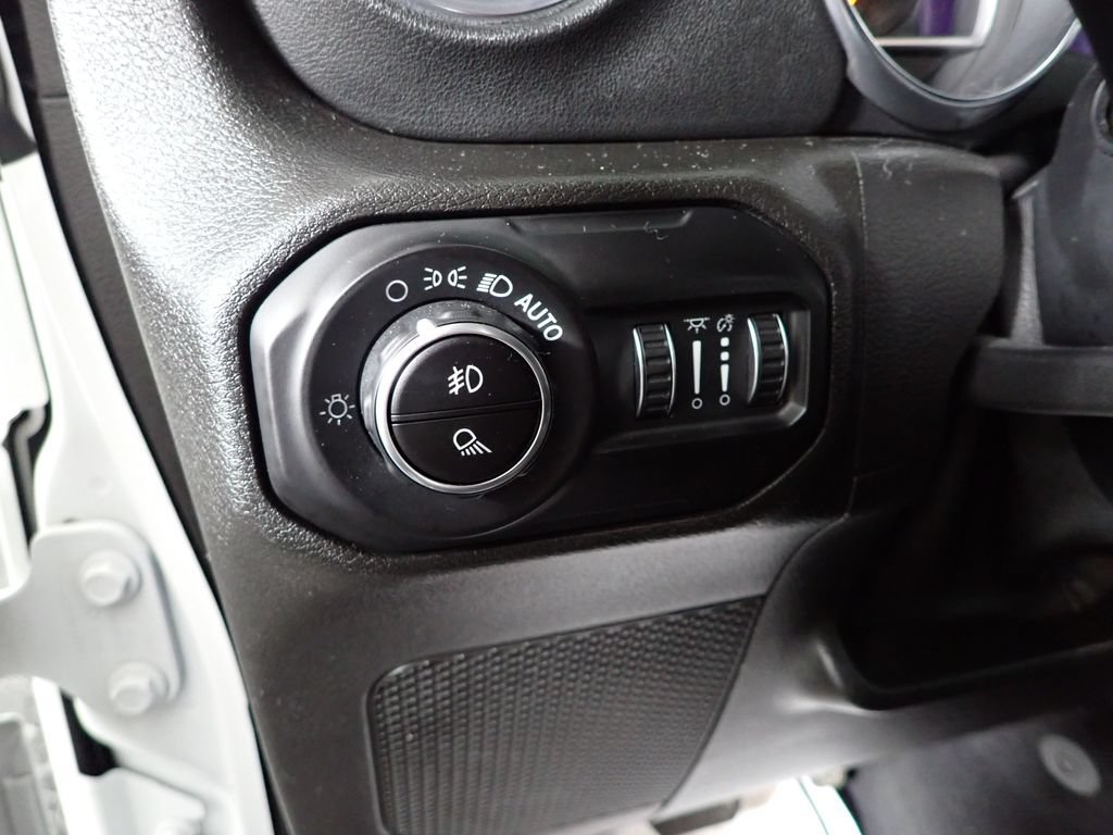 Used 2020 Jeep Gladiator Overland w/ Dual Top Group AWD/4WD image 23