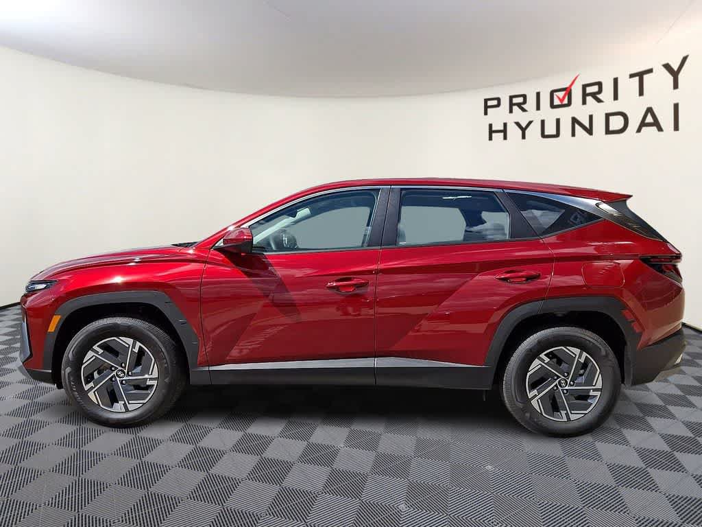 Used 2026 Hyundai Tucson Blue SE w/ Tow & Go Package AWD/4WD image 7