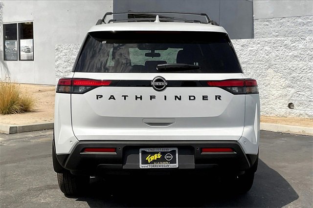 New 2025 Nissan Pathfinder SV image 3