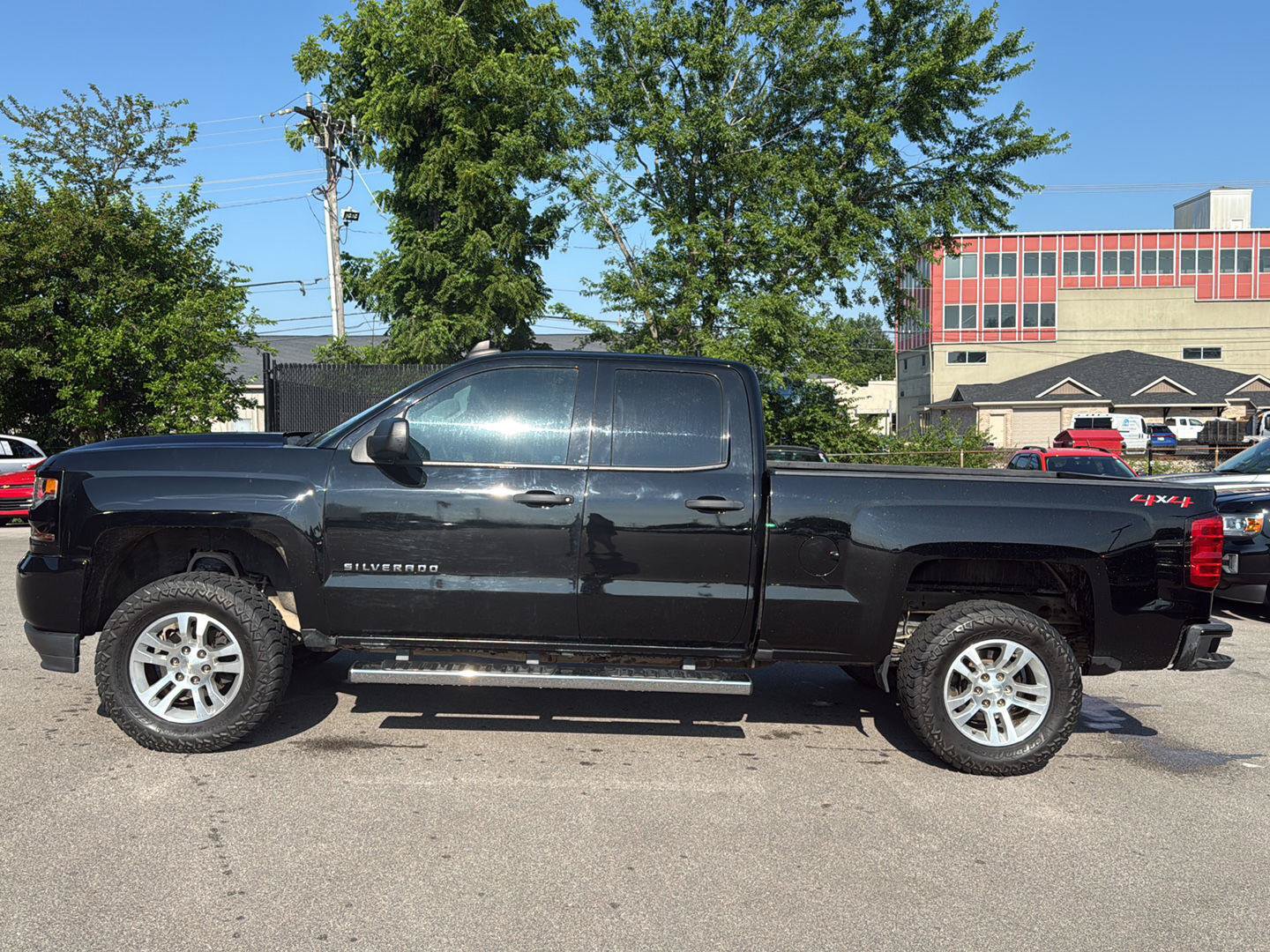 Used 2018 Chevrolet Silverado 1500 Custom w/ Custom Value Package AWD/4WD image 6
