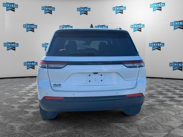Certified 2023 Jeep Grand Cherokee Altitude image 5