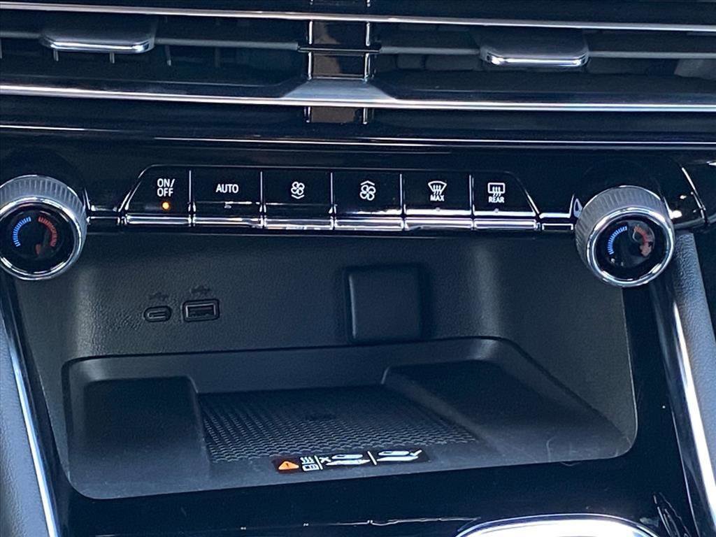 New 2026 Chevrolet Traverse LT w/ Driver Confidence Package image 9