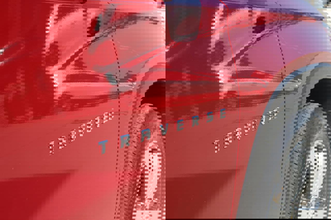 Used 2019 Chevrolet Traverse LT w/ LT Premium Package image 12