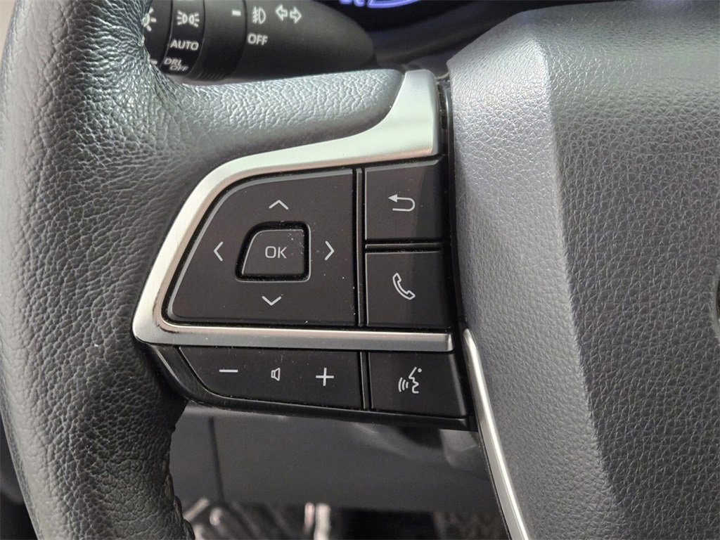 Used 2022 Toyota Sienna XLE image 29