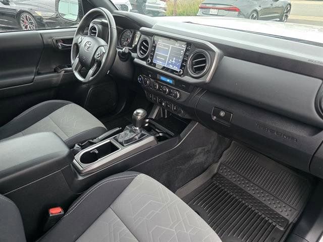 Used 2022 Toyota Tacoma TRD Off-Road image 14
