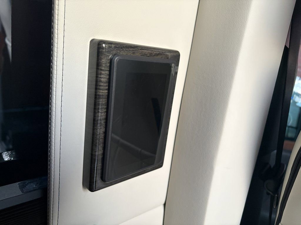 Used 2024 Mercedes-Benz Sprinter 3500 image 41