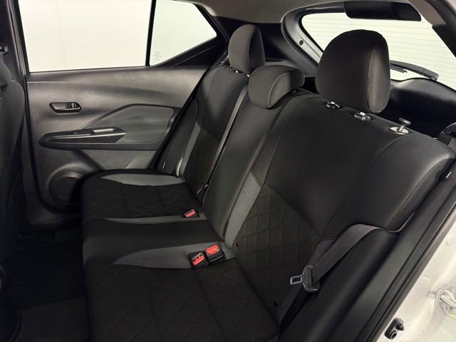 Used 2020 Nissan Kicks S image 16