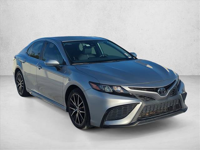 Used 2024 Toyota Camry SE FWD image 3