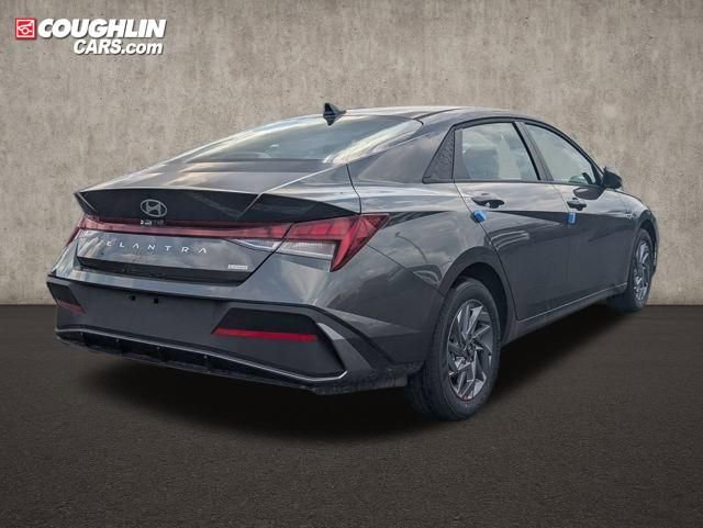 New 2026 Hyundai Elantra Blue image 8