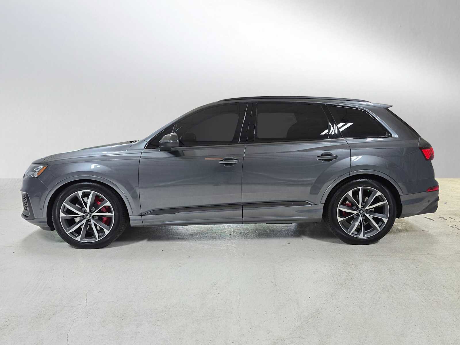 Used 2023 Audi SQ7 Prestige w/ Sport Package image 6