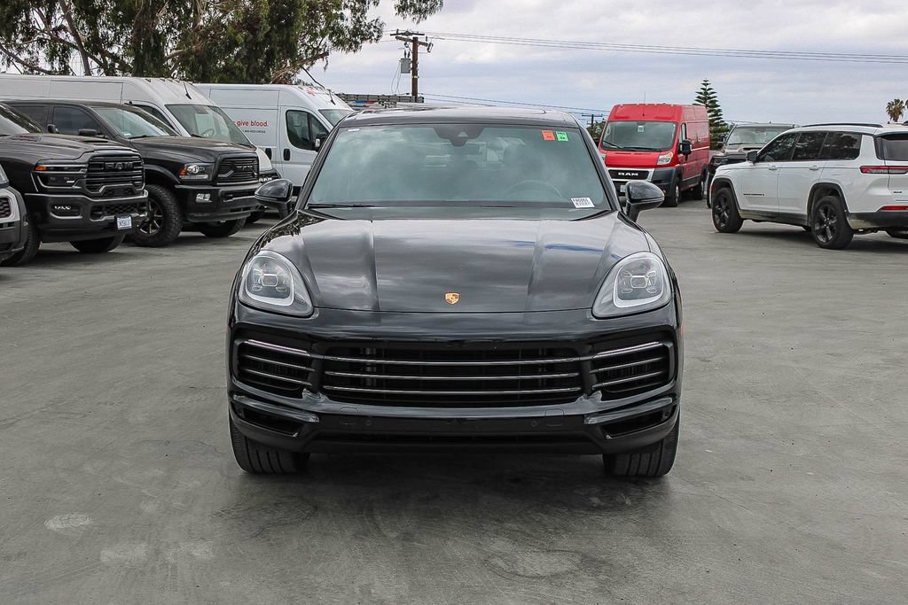 Used 2022 Porsche Cayenne Platinum Edition AWD/4WD image 3