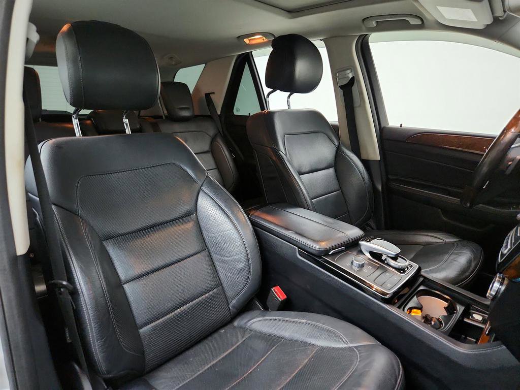 Used 2016 Mercedes-Benz GLE 400 4MATIC w/ Driver Assistance Package image 27