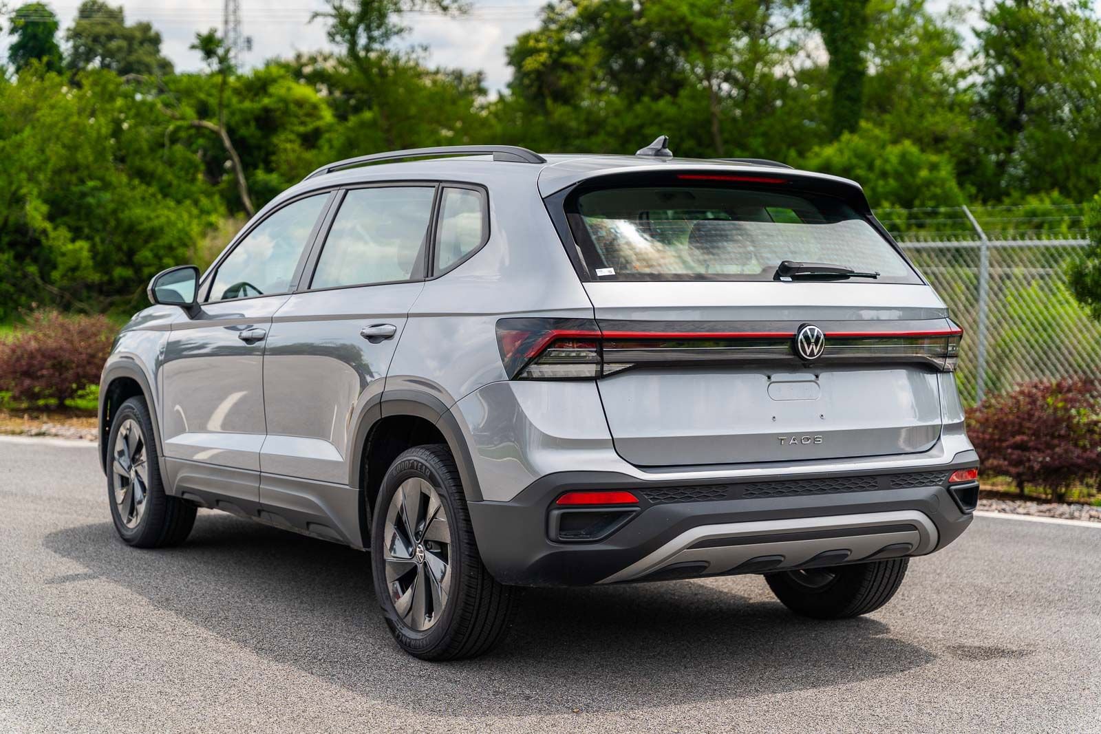 Used 2025 Volkswagen Taos S FWD image 5
