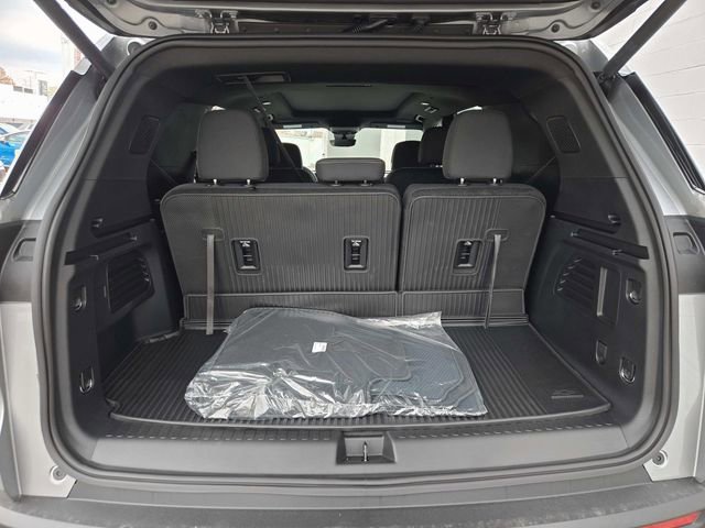 New 2026 Chevrolet Traverse LT w/ Sun and Wheel Package image 12