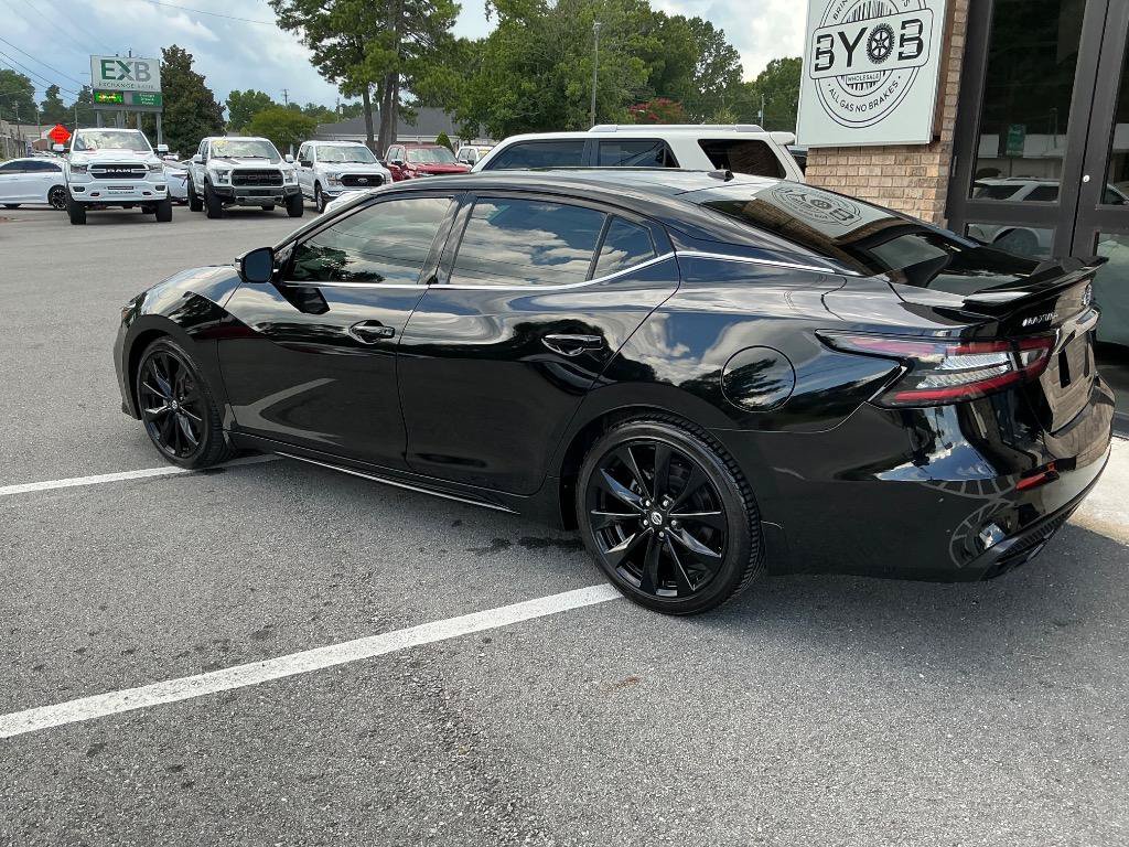 Used 2020 Nissan Maxima SR w/ Sport Mat Group FWD image 2