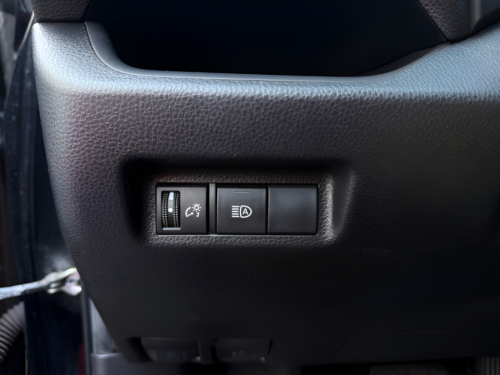 Used 2019 Toyota RAV4 XLE AWD/4WD image 15