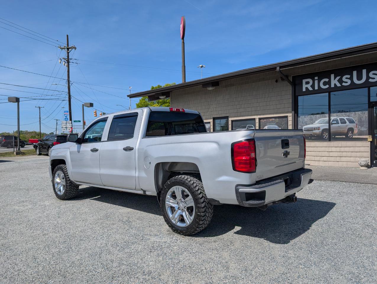 Used 2018 Chevrolet Silverado 1500 Custom AWD/4WD image 9