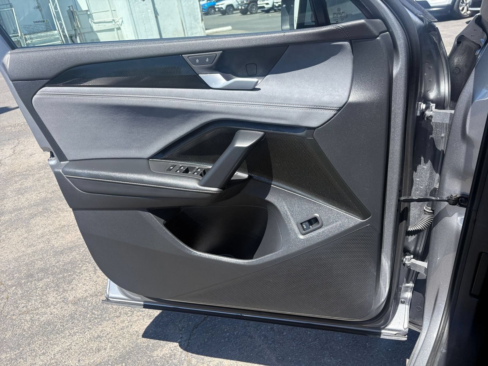 Used 2026 Volkswagen Tiguan SE FWD image 18