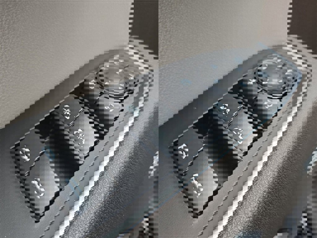 New 2026 Chevrolet Silverado 1500 LTZ w/ LTZ Premium Package image 33