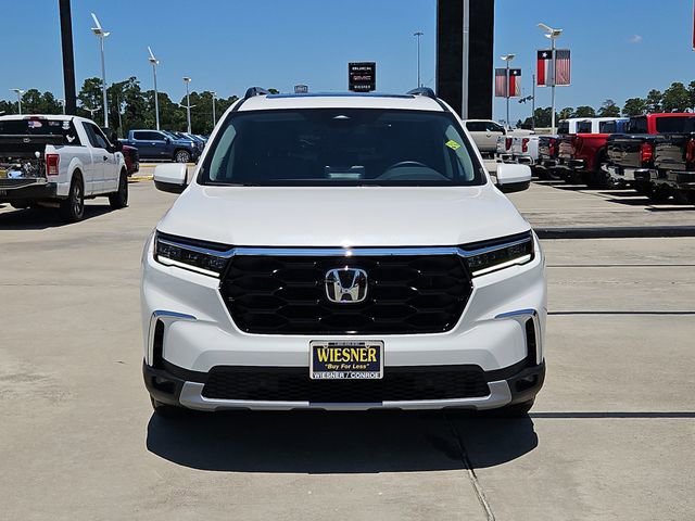 Used 2025 Honda Pilot Touring image 2