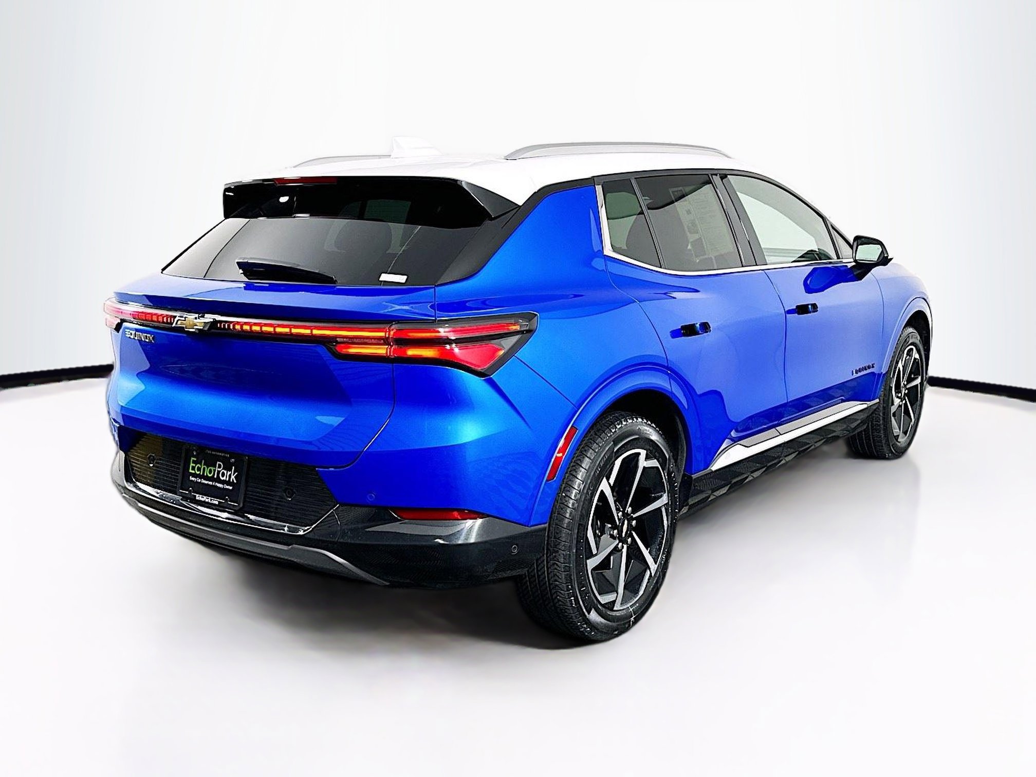 Used 2024 Chevrolet Equinox EV LT w/ Active Safety Package 3 FWD image 9