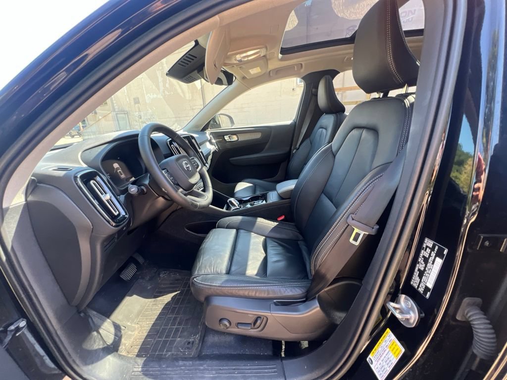 Used 2023 Volvo XC40 B5 Ultimate w/ Protection Package Premier AWD/4WD image 15