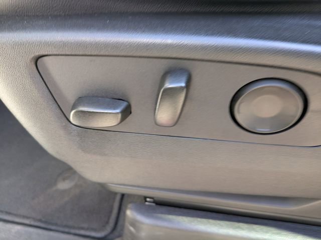 Used 2024 GMC Yukon XL SLT image 23