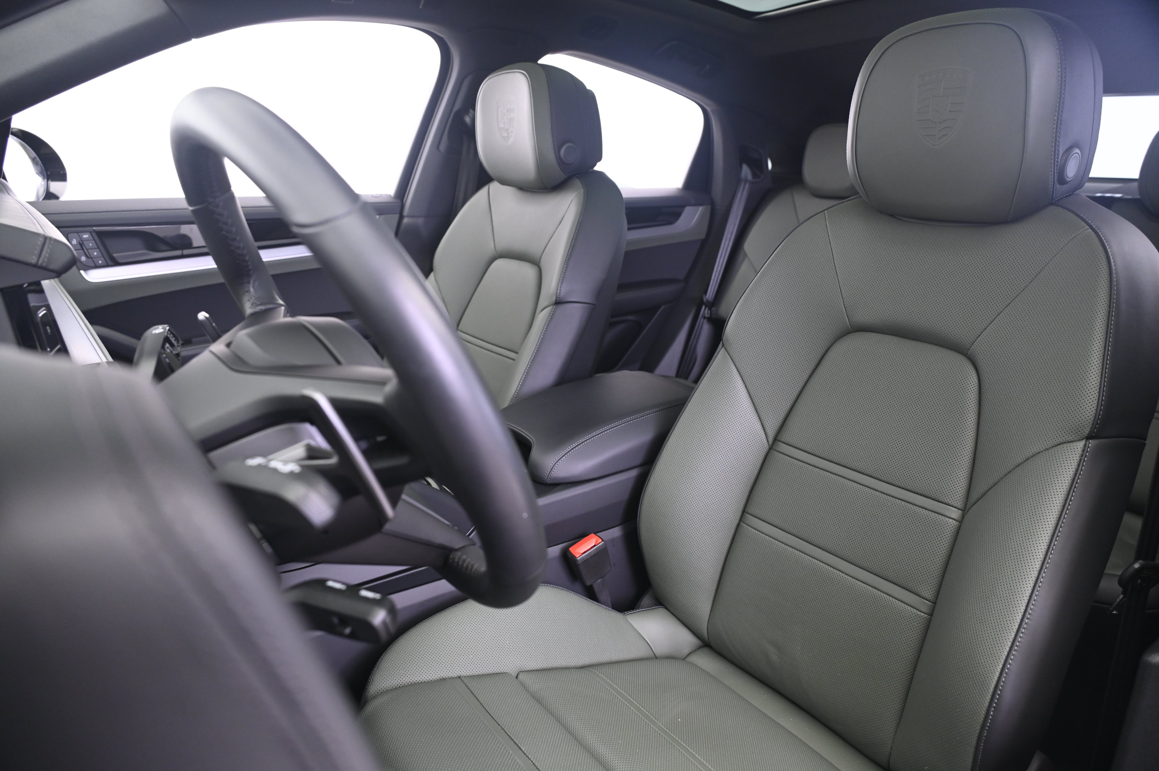 Used 2026 Porsche Cayenne S AWD/4WD image 30