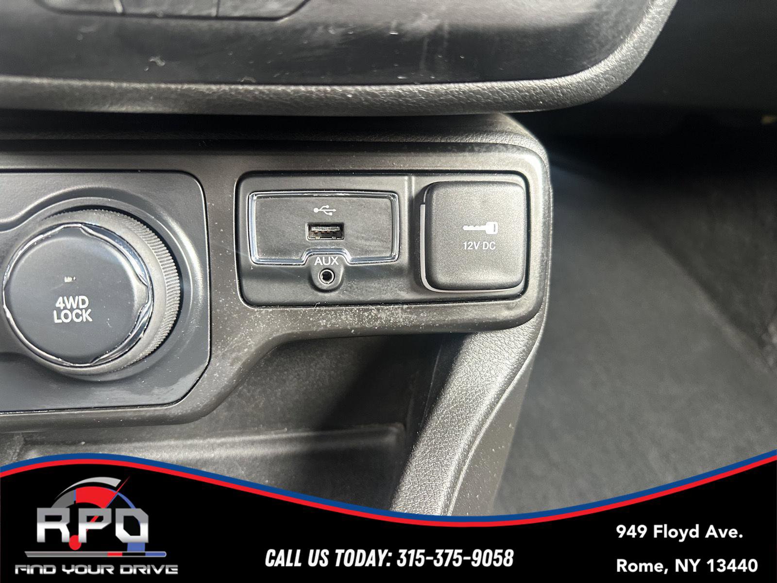 Used 2021 Jeep Renegade Latitude w/ Convenience Group image 16