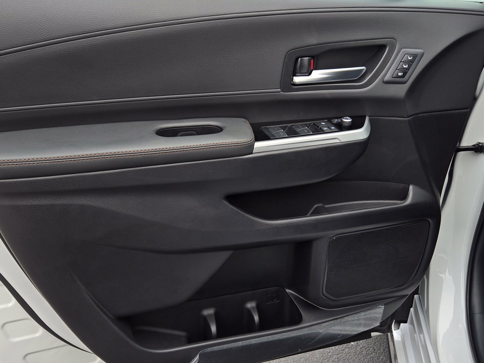 Certified 2026 Toyota Sienna Limited AWD/4WD image 9
