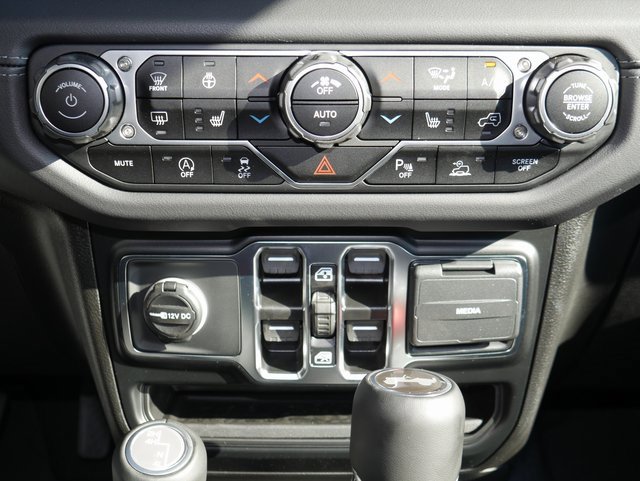 Used 2024 Jeep Wrangler Sahara w/ Technology Group image 23